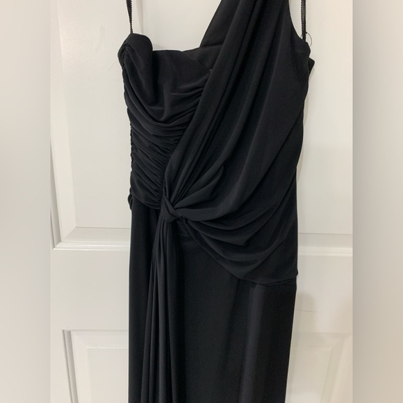Women’s Evening Black Long Dress, one shoulder strap, size 8, P2P 18”, used once - Picture 4 of 7